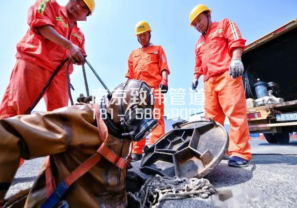 377鹭鸣苑有限空间作业